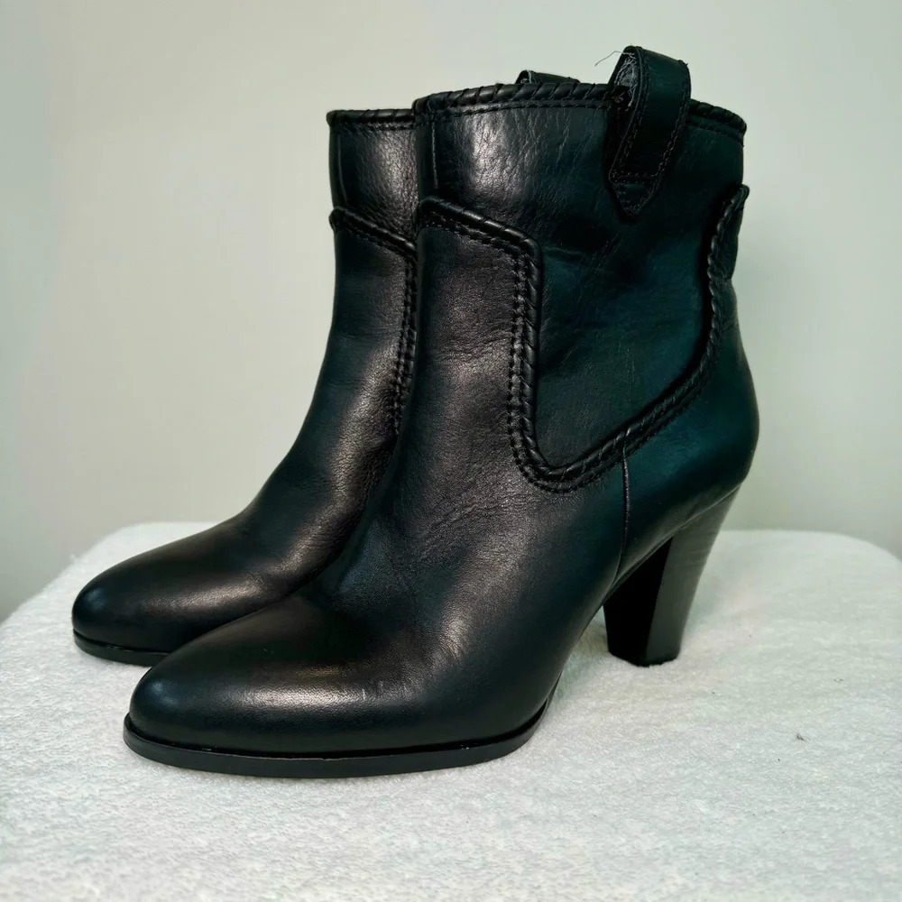 Karl Lagerfeld Paris 'Provence' Black Leather Western Ankle Boots Women's Sz 7.5